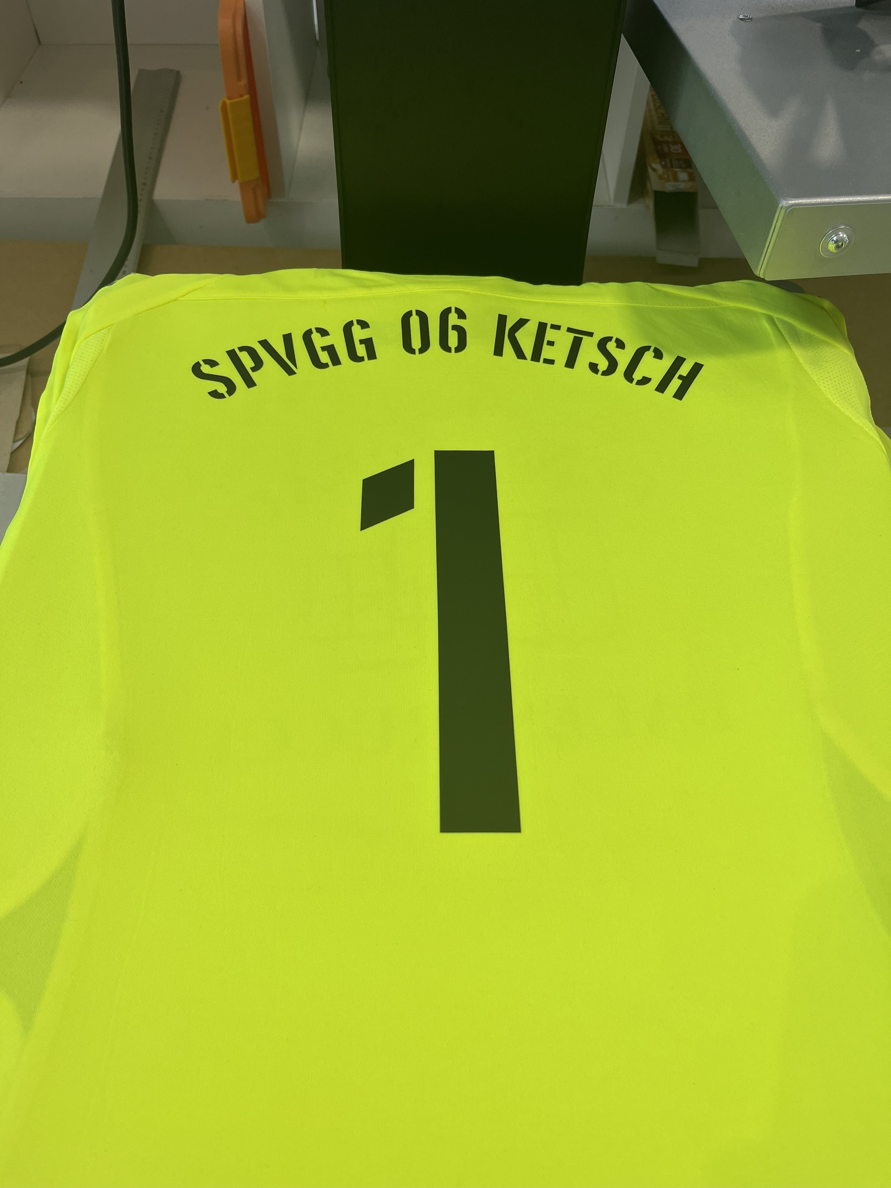 Druck/Beflockung - Individuelle Veredelung bei Zeusport Germany