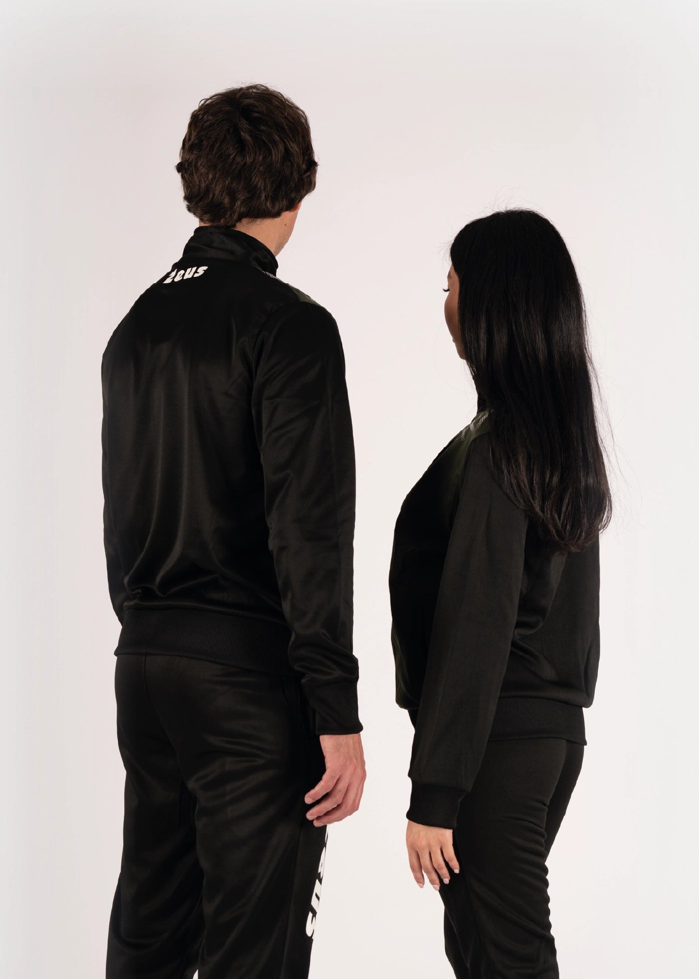 #farbe_schwarz-militärgrün