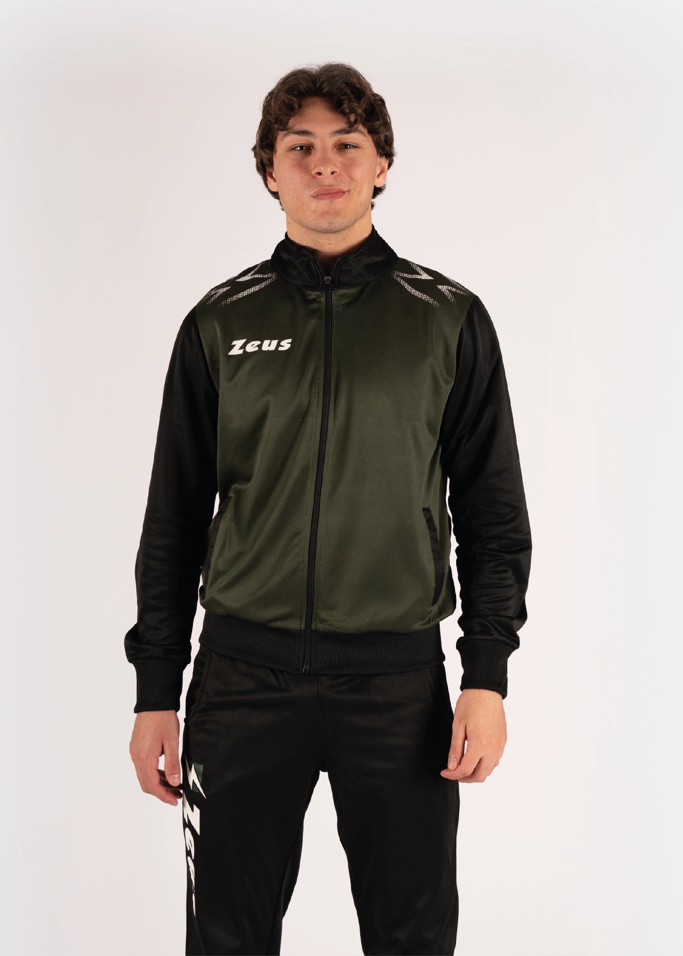 #farbe_schwarz-militärgrün