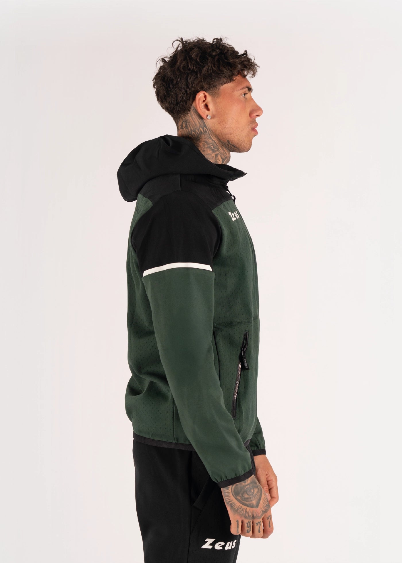 #farbe_schwarz-militärgrün