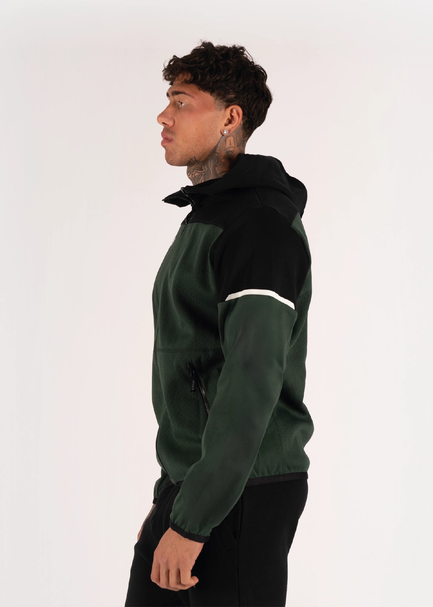 #farbe_schwarz-militärgrün