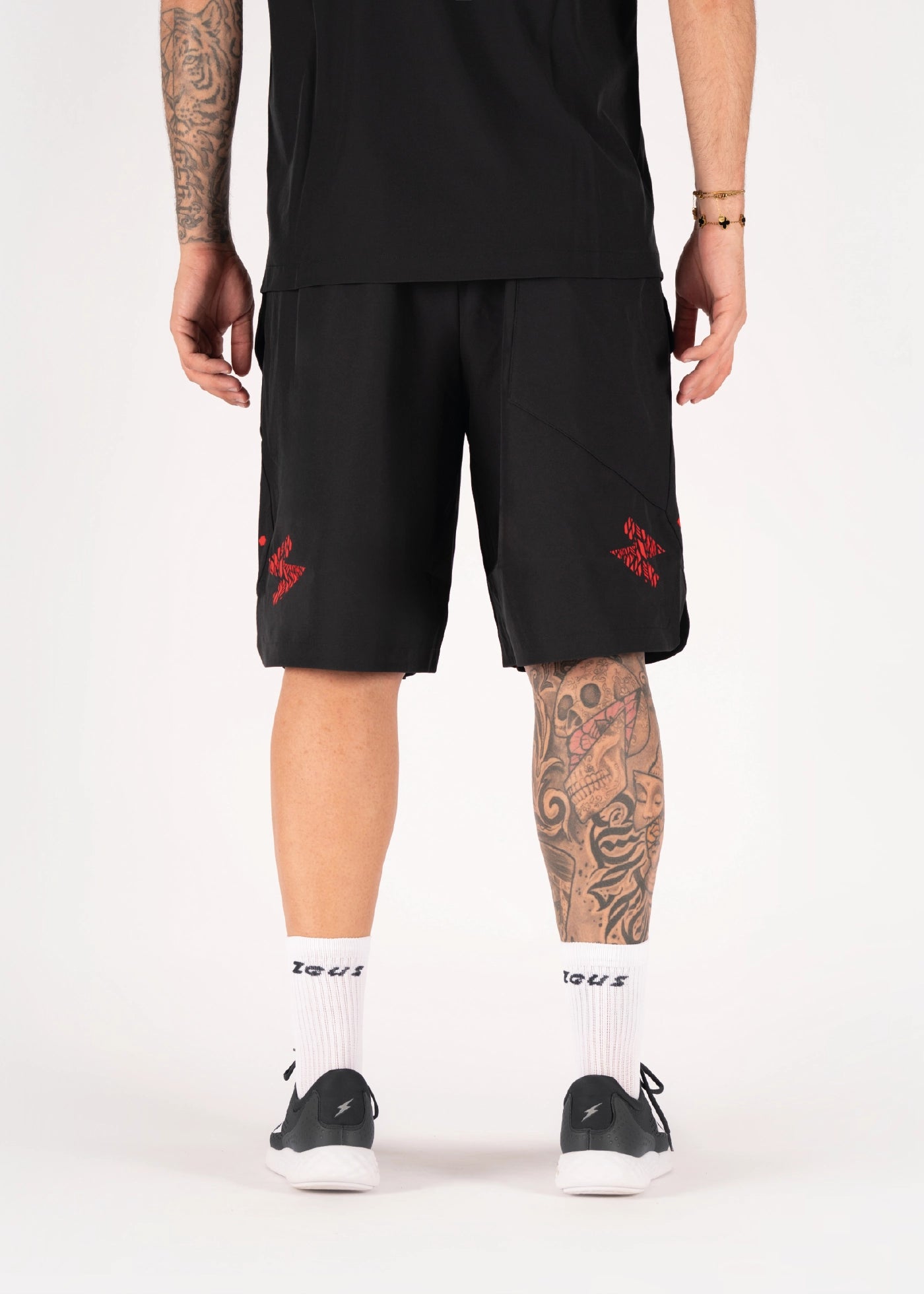 #farbe_dunkelgrau-rot