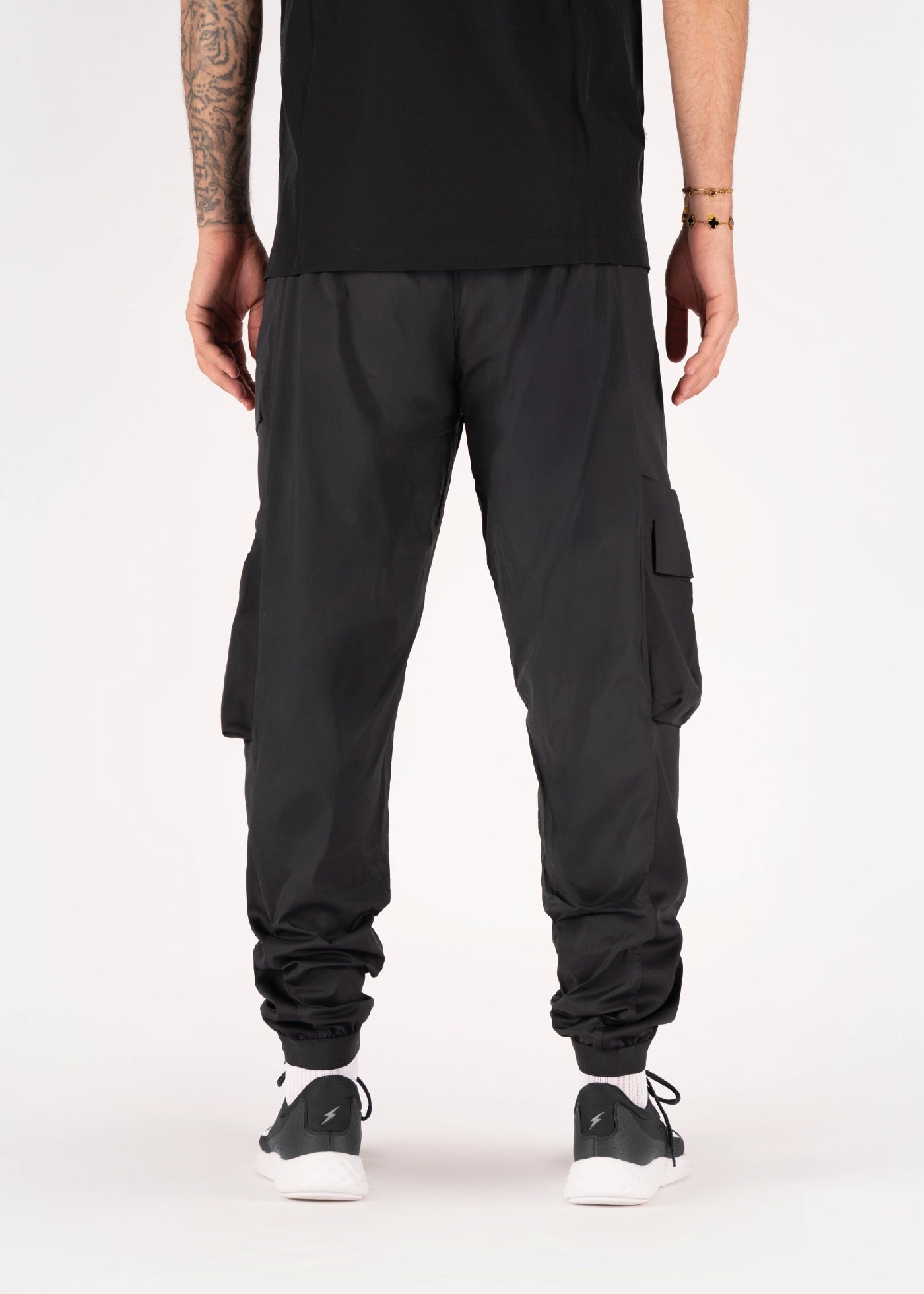 #farbe_dunkelgrau-rot